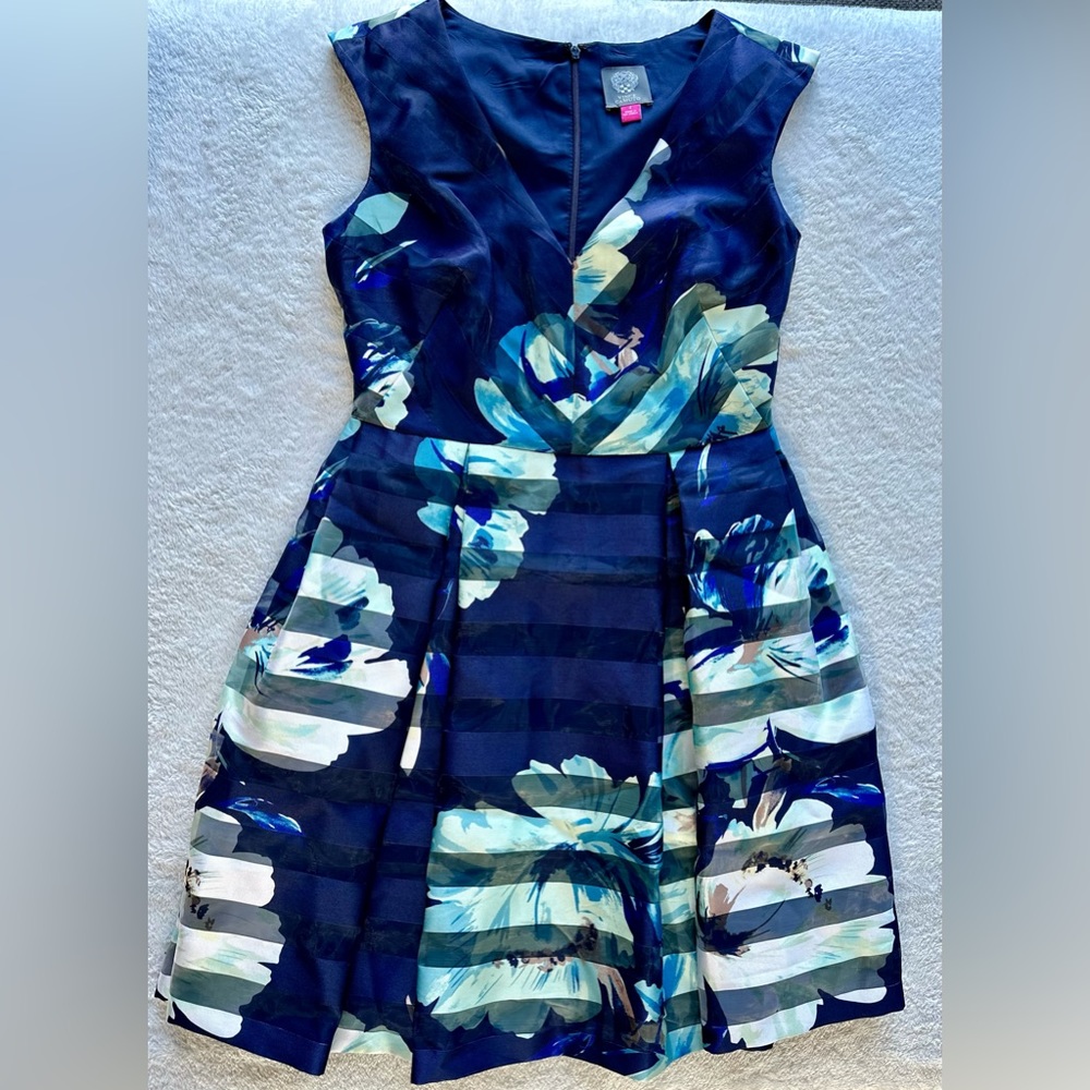 Vince Camuto Navy and White Floral Dress